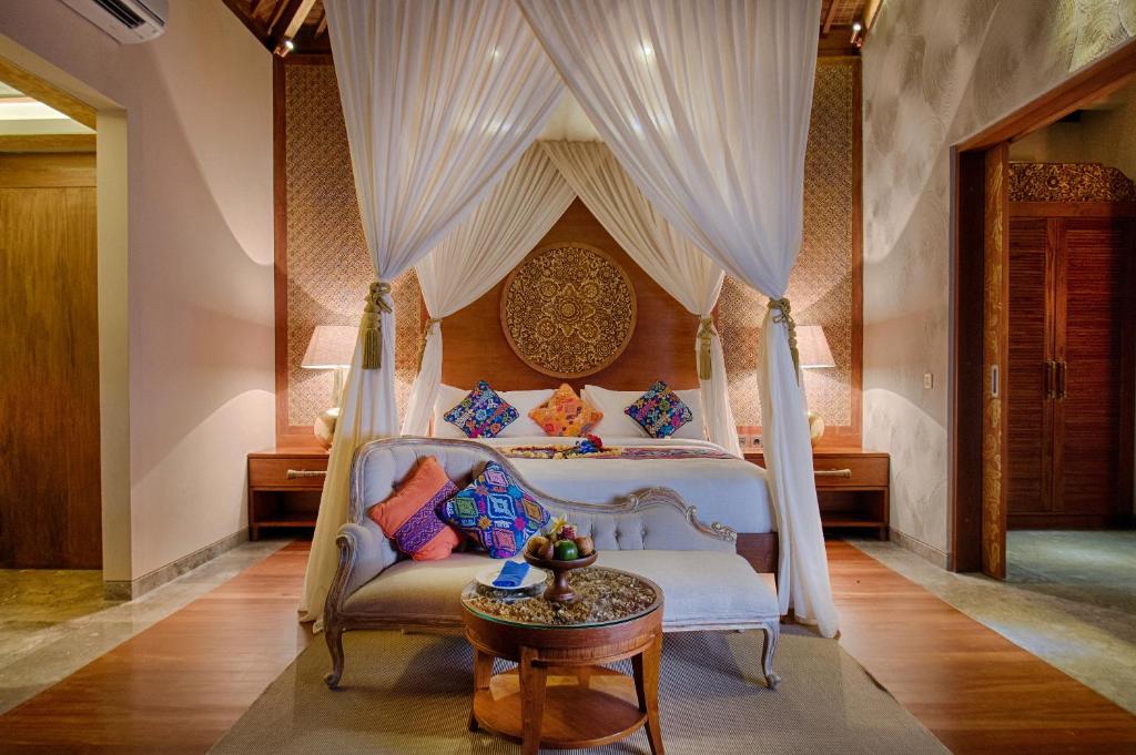 Family Pool Villa