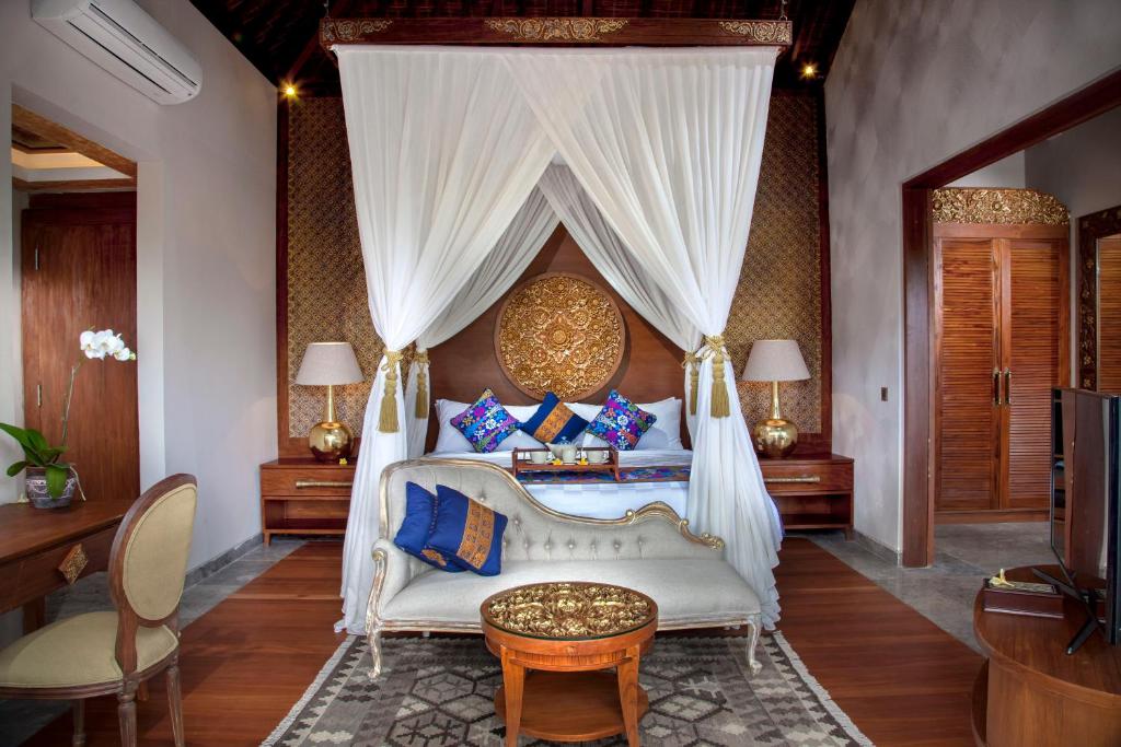 Luxury Pool Villa